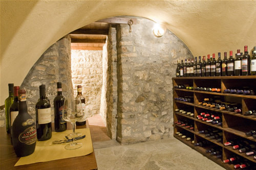 Vini 5 Terre :: Sciacchetrà :: Cucina Ligure :: La Cantina dell'albergo Locanda La Campana d'Oro Corvara di Beverino Val di Vara La Spezia