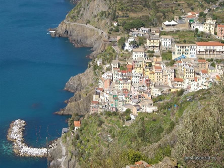 Vacanze 5 Terre :: Hotel 5 Terre :: Ristorante 5 Terre :: Cinque Terre - Il borgo di Riomaggiore